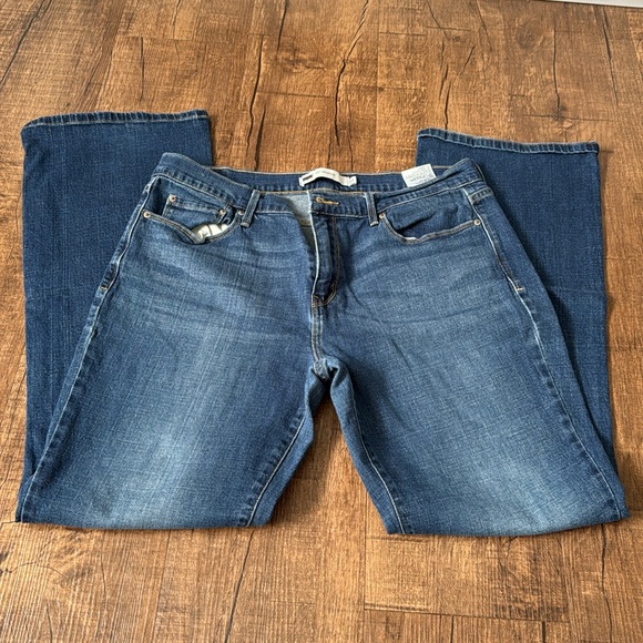 Women’s Jeans - Picture 2 of 4